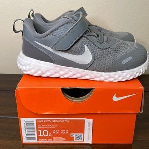 Nike Revolution size 10c